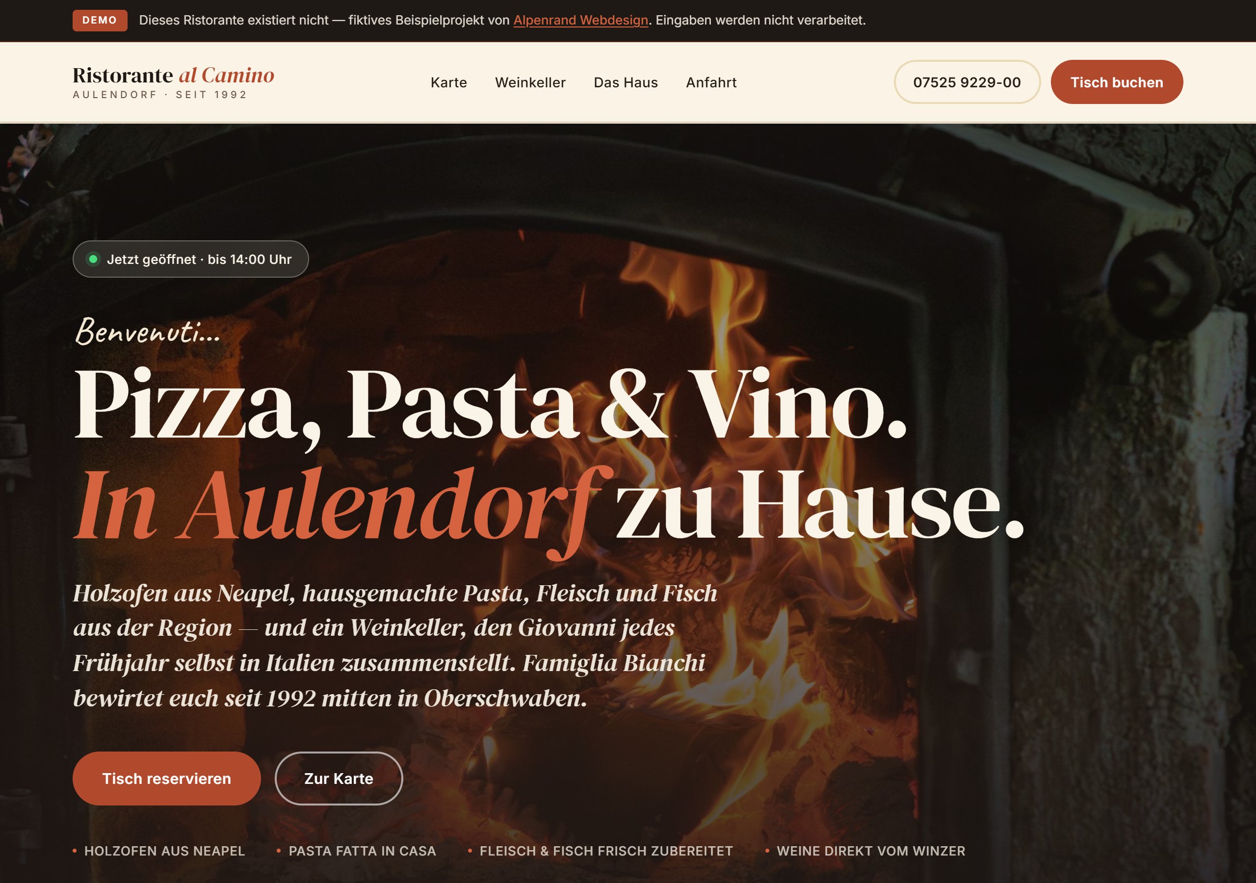 Screenshot der Demo-Startseite der Ristorante al Camino — Hero mit Holzofen-Foto und Headline „Pizza, Pasta & Vino. In Aulendorf zu Hause.
